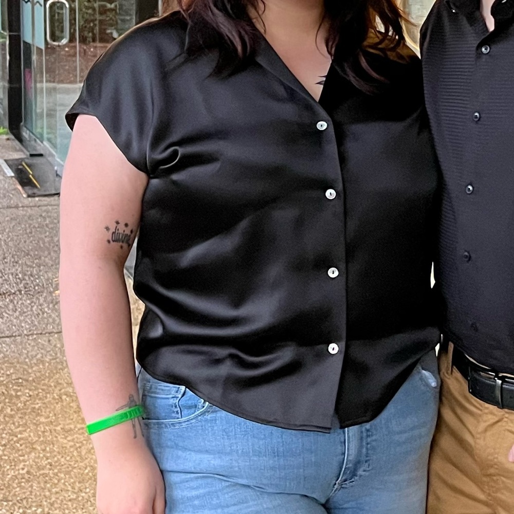 Rachel Zoe L Silk Cropped Sleeve Black Button Down Shirt